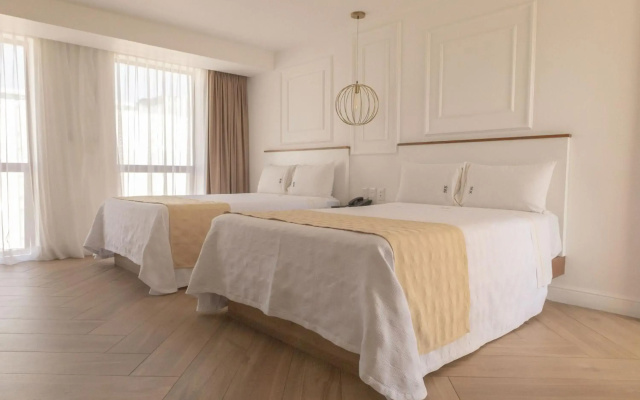 Six Hotel Guadalajara Degollado
