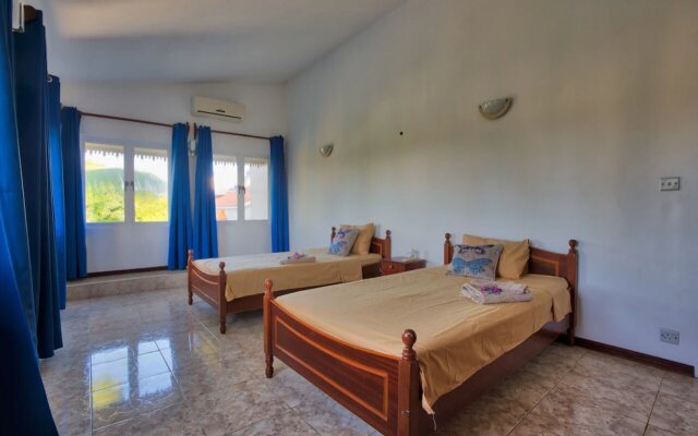 Hibiscus Villa - 5 Rooms