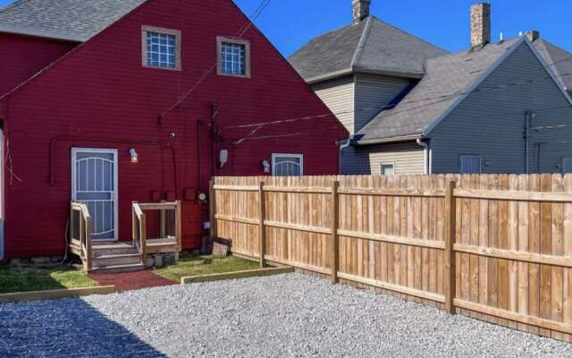 Urban Chic Townhome Near Downtown