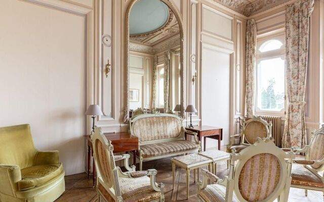 Apartment in Castle at Ocquerre With Swimming Pool