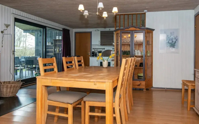 10 Person Holiday Home in Ronde