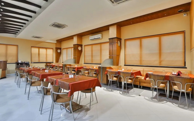 Hotel Galaxy Residency by OYO Rooms
