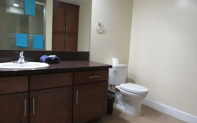 2 Bed 2 Bath in Studio City