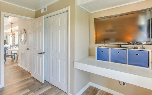 Carolina Beach Condo w/ Community Pool