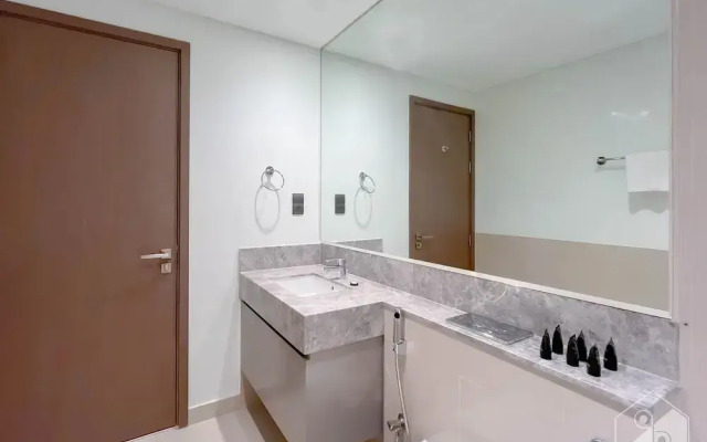 Luxurious 1B With Breathtaking Views Downtown