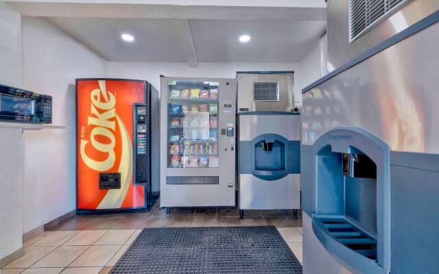 Motel 6 Anaheim, CA - Fullerton East