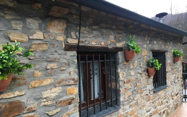 House With 3 Bedrooms in Ponferrada, With Wonderful Mountain View, Enc