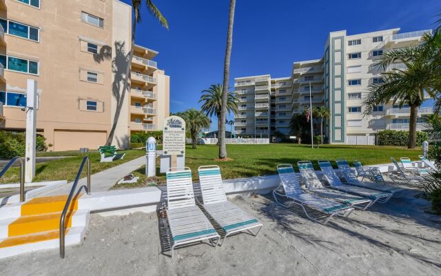 Jamaica Royale - 012 - 2 Br Condo