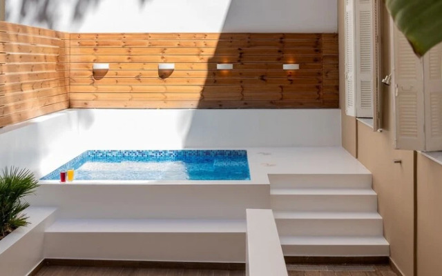 Nemeseos 82m² homm Apartment with Roof Garden and Pool