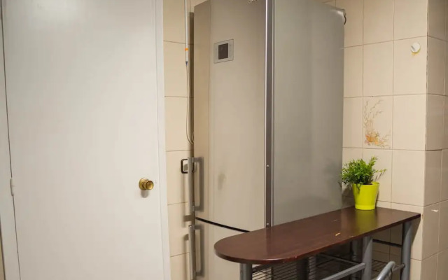 Go Bcn Hostal Ideal Badal - Hostel