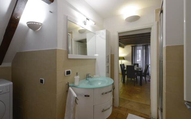 Ibernesi 2 Apartment