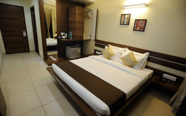 Hotel 3 Leaves