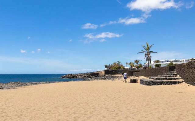 Apartamentos Playa Bastián