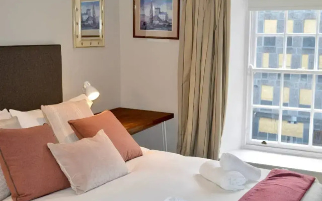 New Town Apartment Close to City Centre