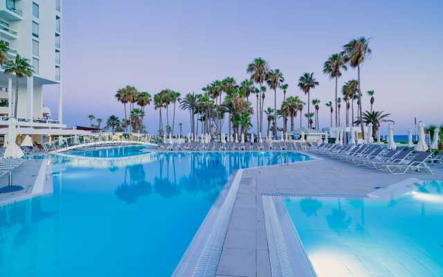 Leonardo Plaza Cypria Maris Beach Hotel & Spa