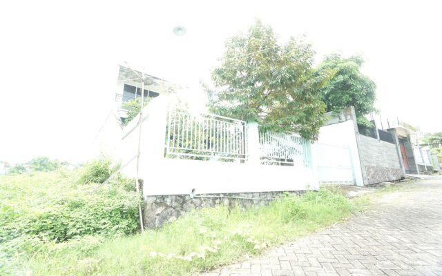 Hotel O Kencana Homestay Syariah Near Masjid AL-BAROKAH Kanyuran