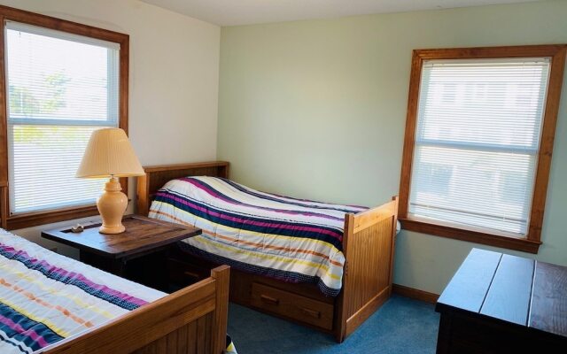 Yankee Traitor II - 4 Br Home