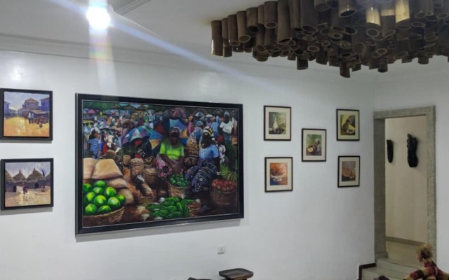 NatureMark Gallery and Guest House