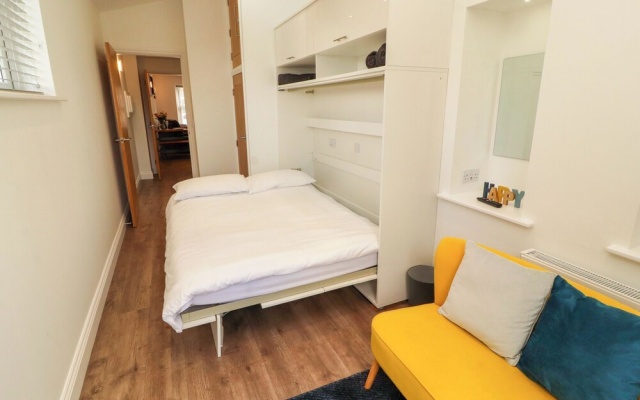 Lakes View Apartment 1