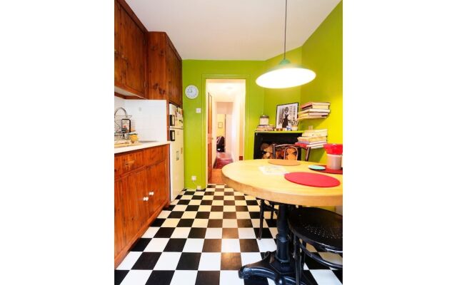 Lovely & Central Garden Flat in Victoria