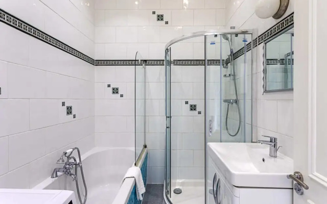 Charming Chelsea Flat