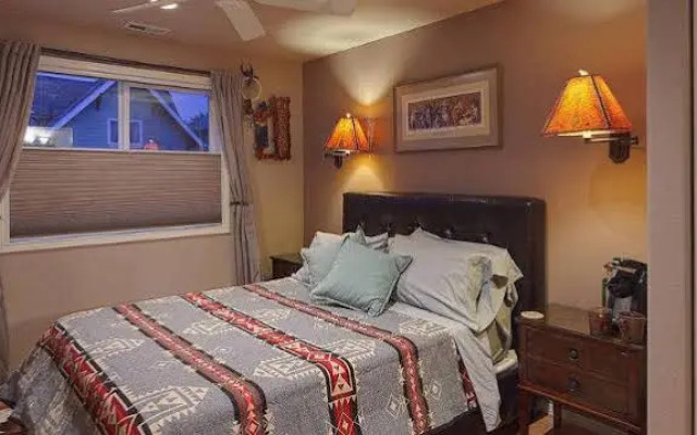 Sleeping Bulldog Bed and Breakfast