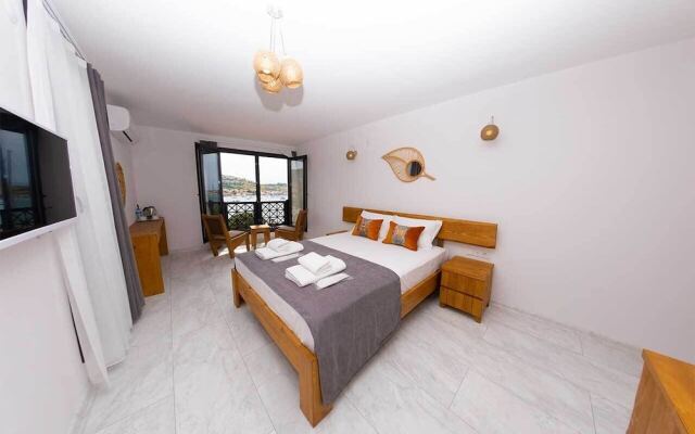 Foça Kybele Pension