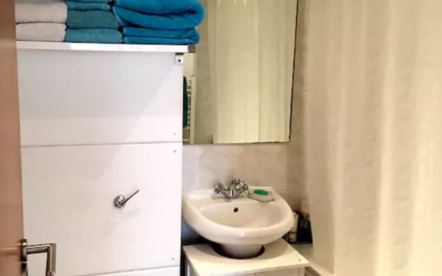 Large 1 Bedroom Flat Near Brixton