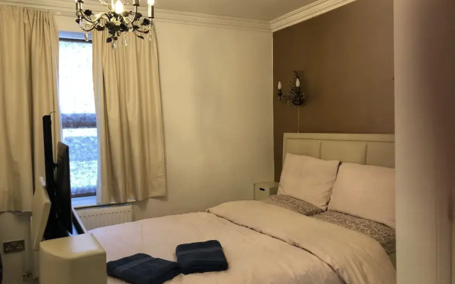 Apartment - Sleeps 4 - Balcony - Sea View