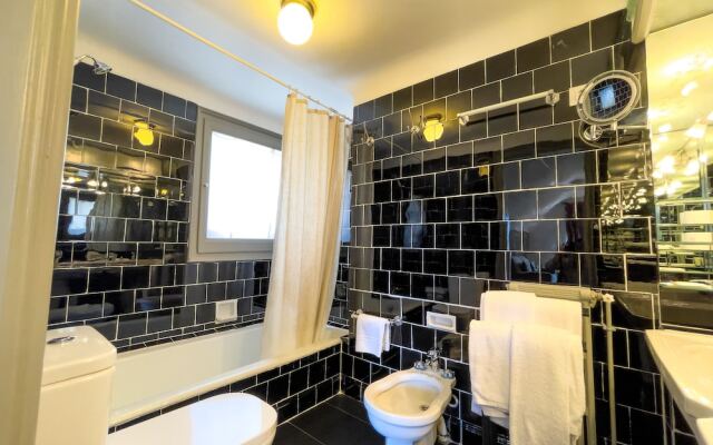 Angelats Hotel