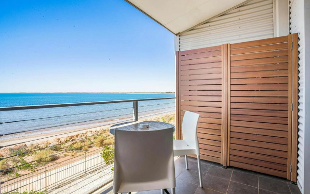 Onslow Beach Resort