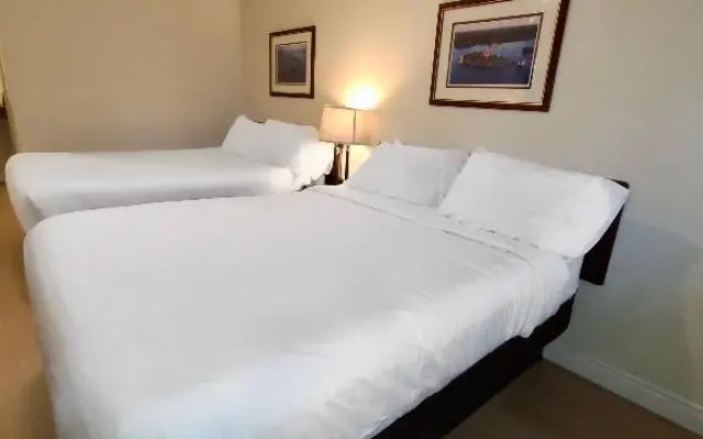 Riviera Inn and Suites 1000 Islands