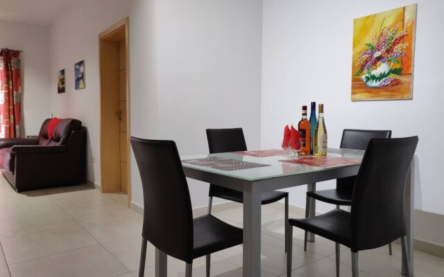 Spacious Apartment 5 Minutes Walk From The Beach