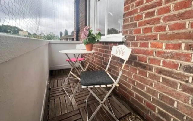Spacious 2 Bedroom Apartment Near Hampstead Heath