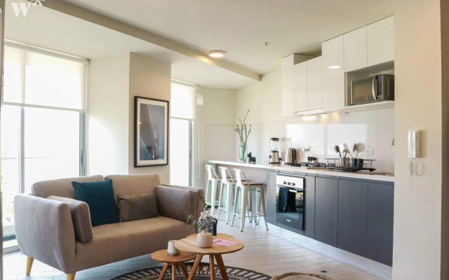 Monochromatic 1BR in Lovely Barranco