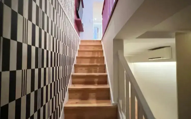 Santos · Designer Retreat: 1 Bedroom apt