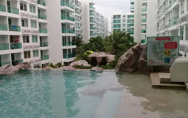 Amazon Residence Pattaya Sunny Rentals
