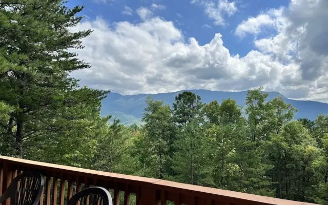 Snow Hill - Secluded W/ Mountain Views 2 Bedroom Cabin by Heavenly Views Resort