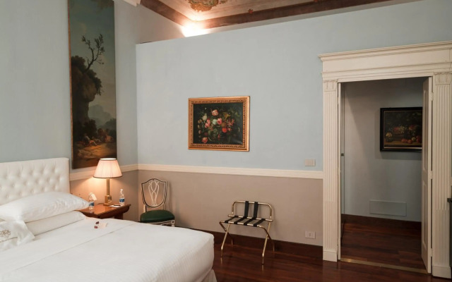 Royal Palace Luxury Suites & Hotel