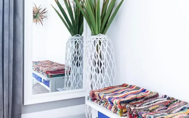 Juniper House - Charming 3 bed Villa With sea View