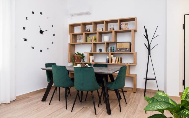Beautiful new apartment in Petralona