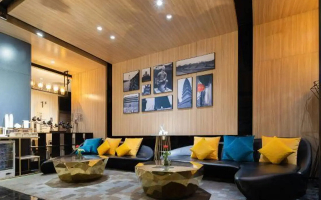 H Hotel (Xi'an Fengcheng 8th Road Administration Center Shuijing)