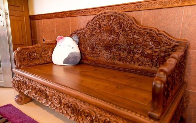 Whales Mountain & Seaview Resort