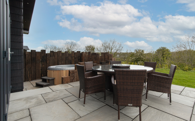 Trevelyn Lodge - Luxury Lodge Hot Tub Close to Beach