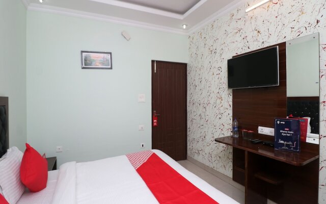 OYO 12062 Paras Guest House