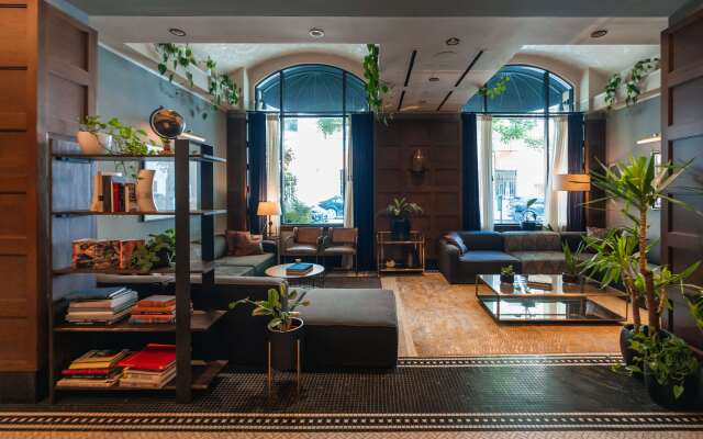 Dossier Hotel