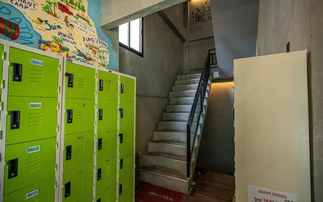 Patong Poshtel - Adults Only - Hostel