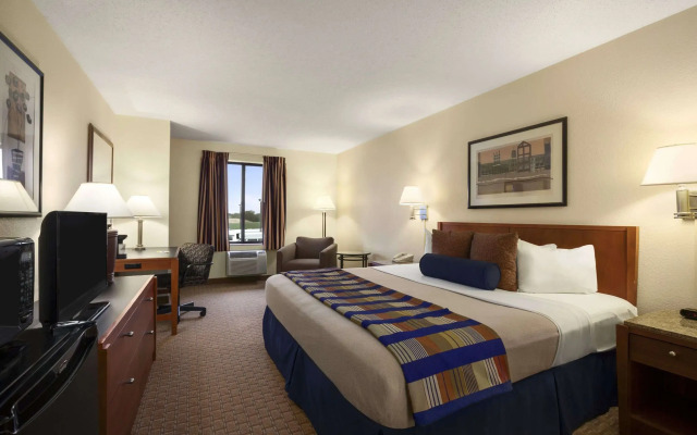 Days Inn by Wyndham Oglesby/ Starved Rock