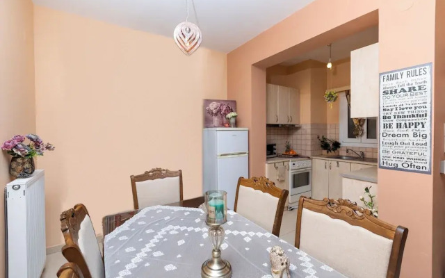 Elisso Apartment