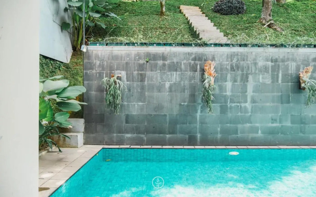 Kirei Mountain View 7BR Villa with a Private Pool